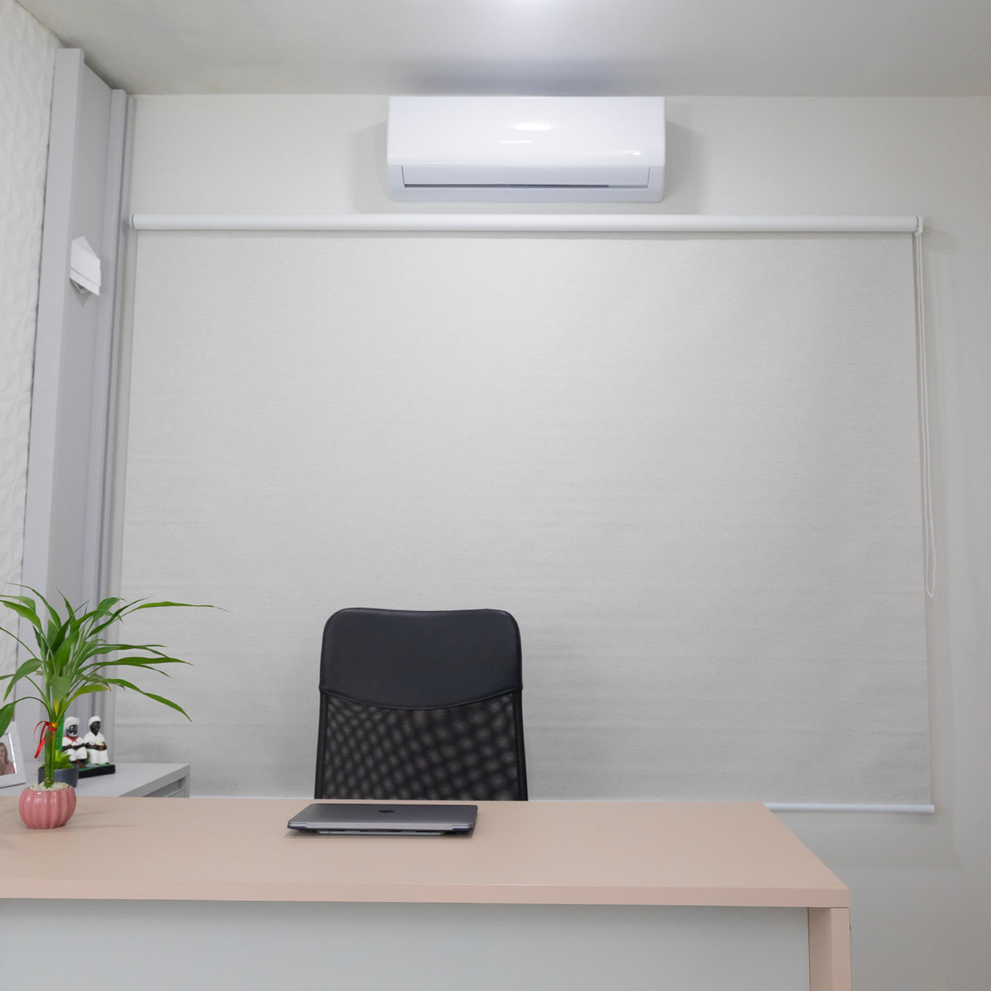 Persiana Rolô Blackout - Marfim Texturizada