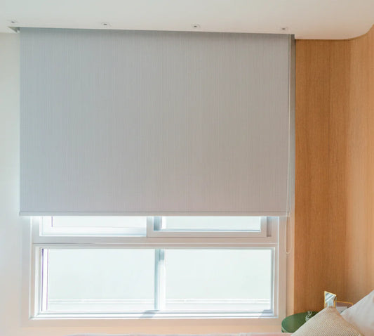 Persiana Rolô Blackout - Cinza escuro pinpoint c/ verso claro