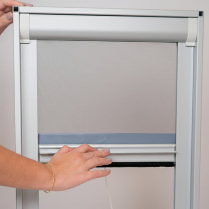 Tela Mosquiteira Recolhível Sob Medida - Cinza