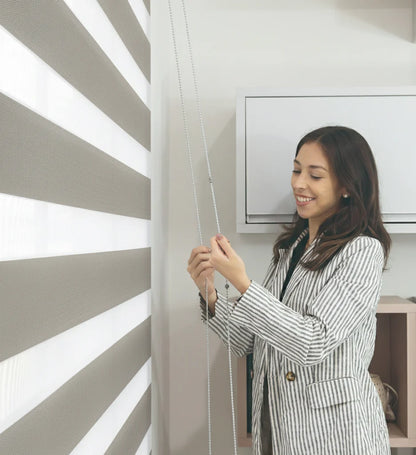 Persiana Double Vision Semi Blackout - Cinza