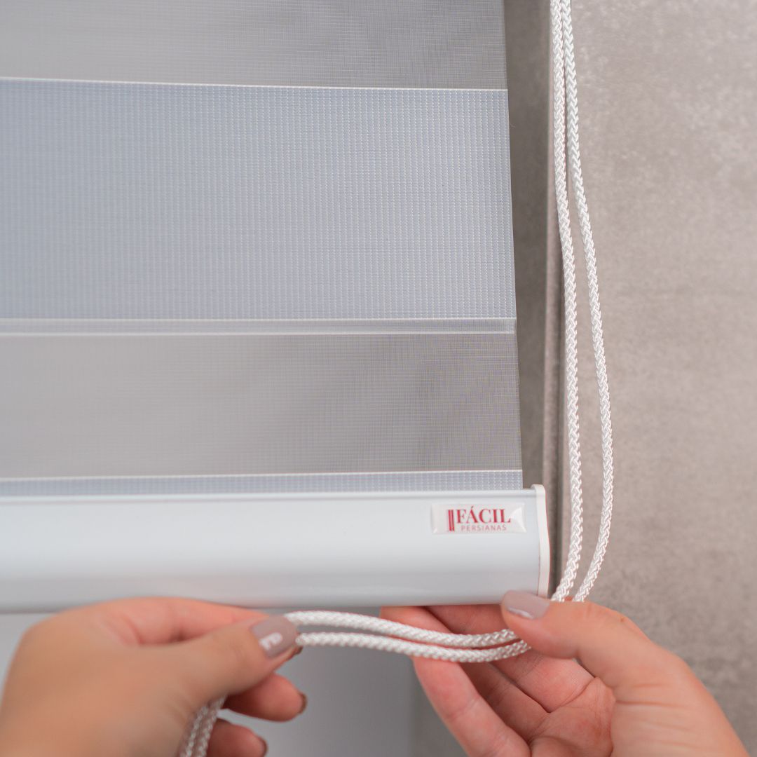 Persiana Double Vision Semi Blackout - Branca Acinzentada