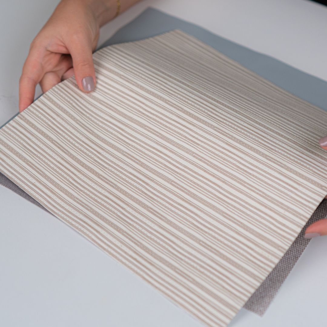 Persiana Rolô Blackout Texturizada - Marrom Claro Listrado