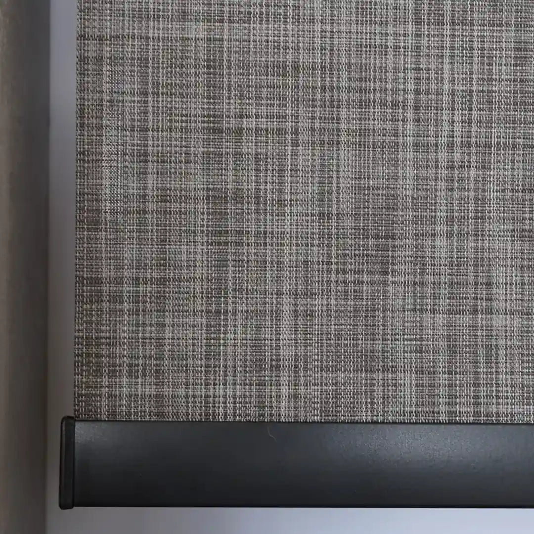 Persiana Rolô Translúcida Estampada Cinza Xadrez detalhe