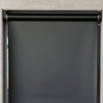 Persiana Rolô Blackout Preta detalhe
