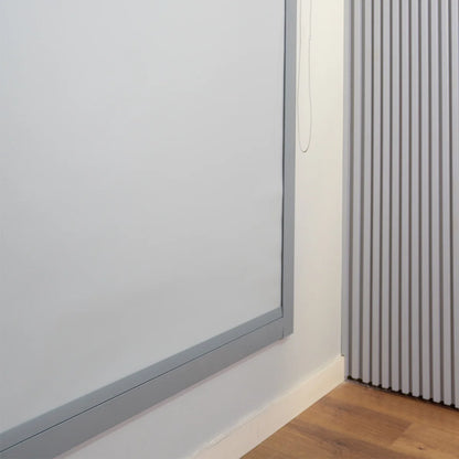 Persiana Total Blackout com Guias Cinza detalhe