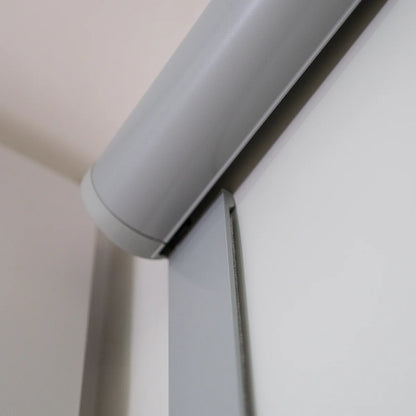 Persiana Total Blackout com Guias Cinza detalhe