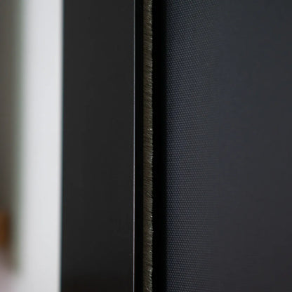 Persiana Total Blackout com Guias Preta detalhe