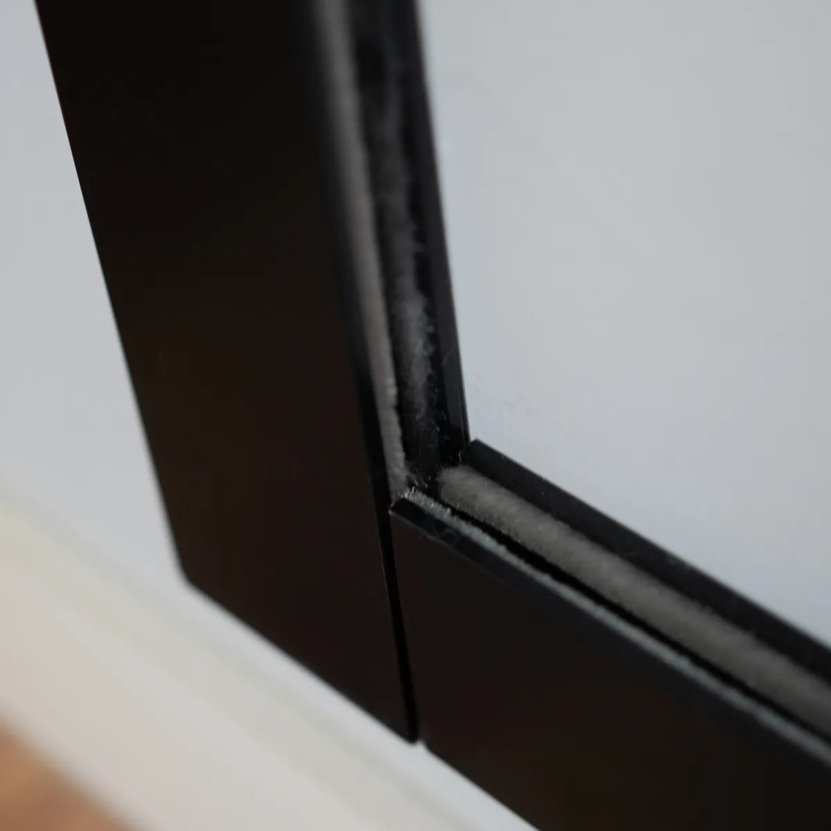 Persiana Total Blackout com Guias Preta detalhe