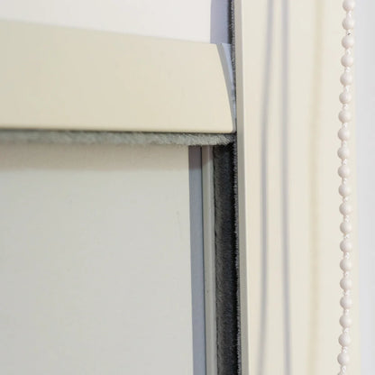 Persiana Total Blackout com Guias Bege detalhe