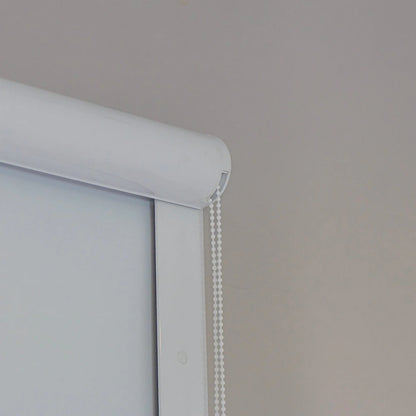 Persiana Total Blackout com Guias Branca detalhe