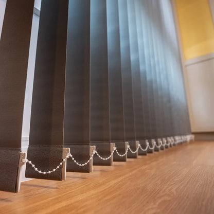 Persiana Vertical Blackout Cinza detalhe